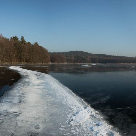 Grafika 1: Przewodnik turystyczny ZIEMIA LĘBORSKA