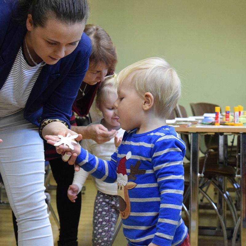 Grafika 1: 10 lat Poranków w bibliotece