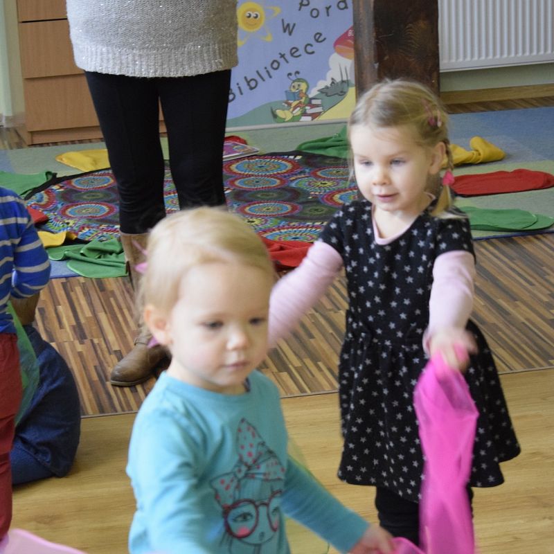 Grafika 1: 10 lat Poranków w bibliotece