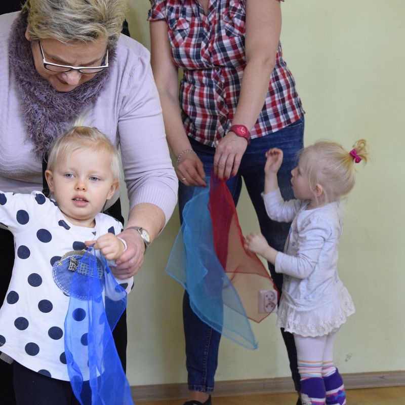 Grafika 1: 10 lat Poranków w bibliotece