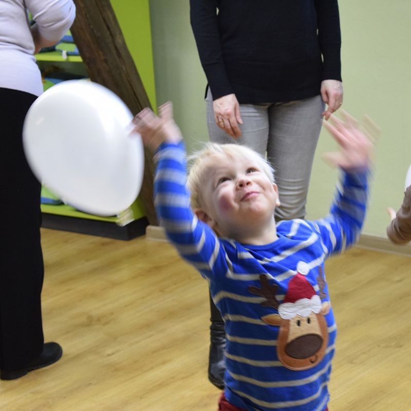 Grafika 1: 10 lat Poranków w bibliotece