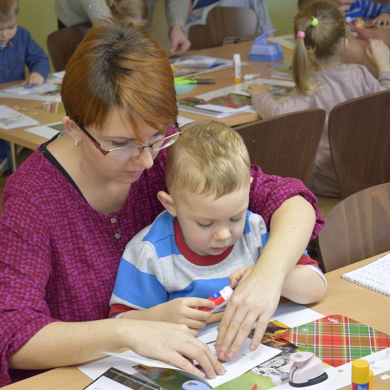 Grafika 1: 10 lat Poranków w bibliotece