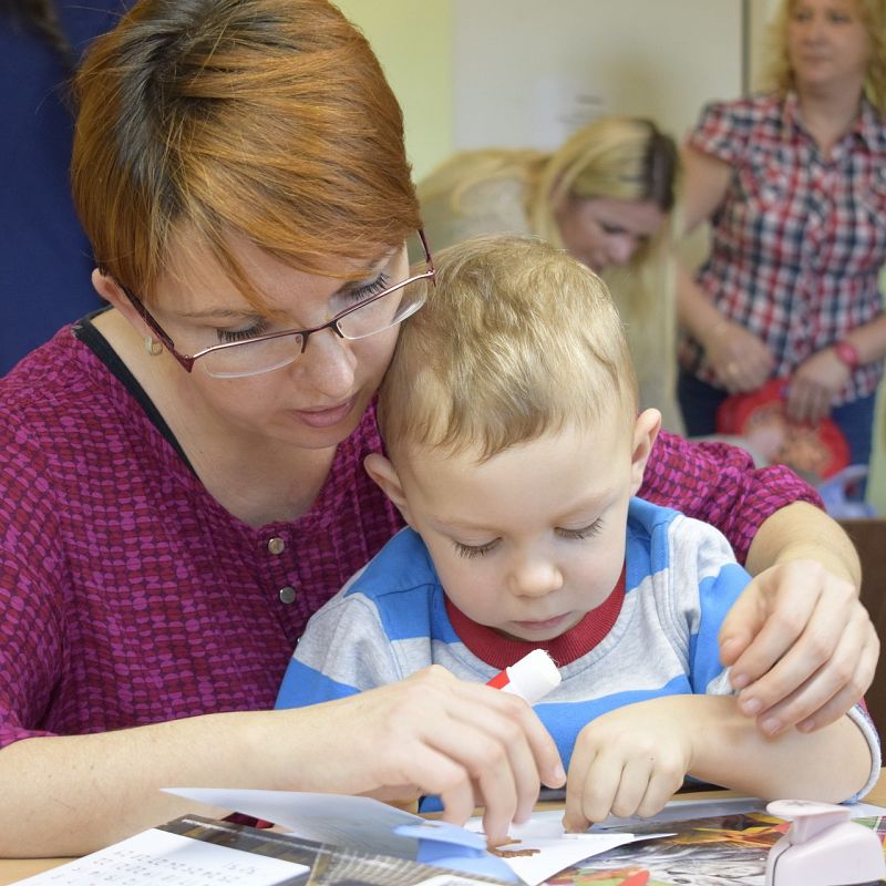 Grafika 1: 10 lat Poranków w bibliotece