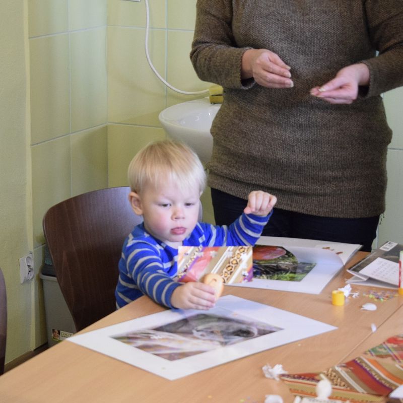 Grafika 1: 10 lat Poranków w bibliotece