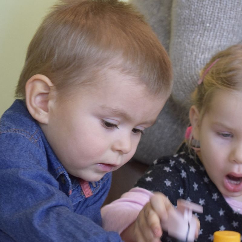 Grafika 1: 10 lat Poranków w bibliotece