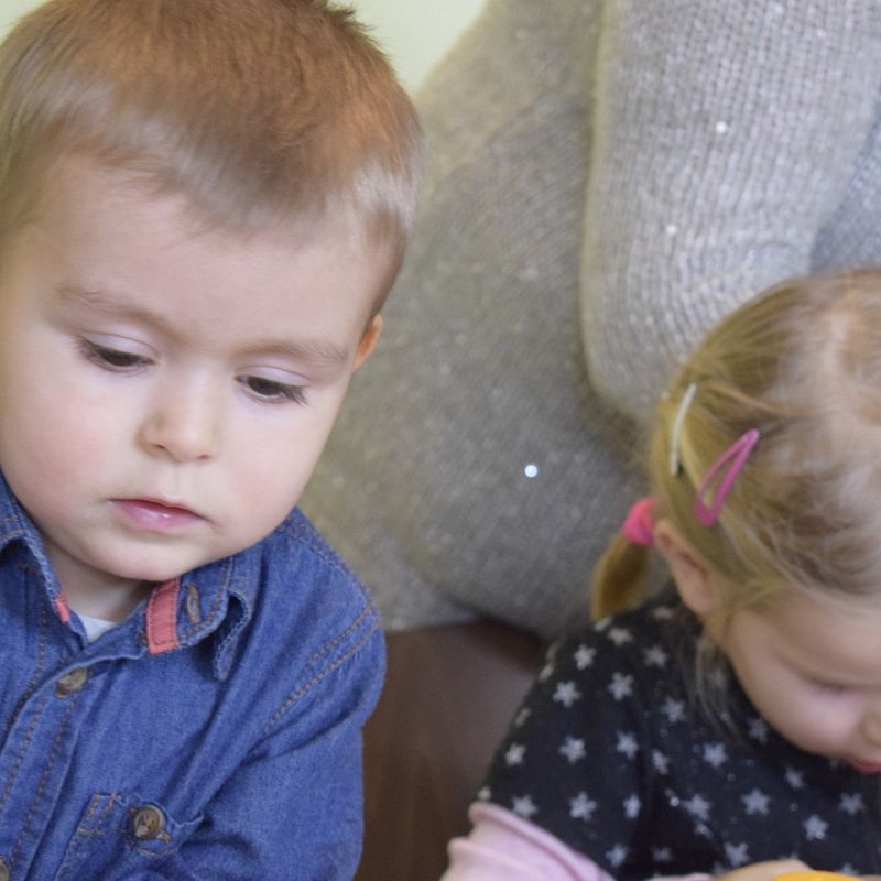 Grafika 1: 10 lat Poranków w bibliotece