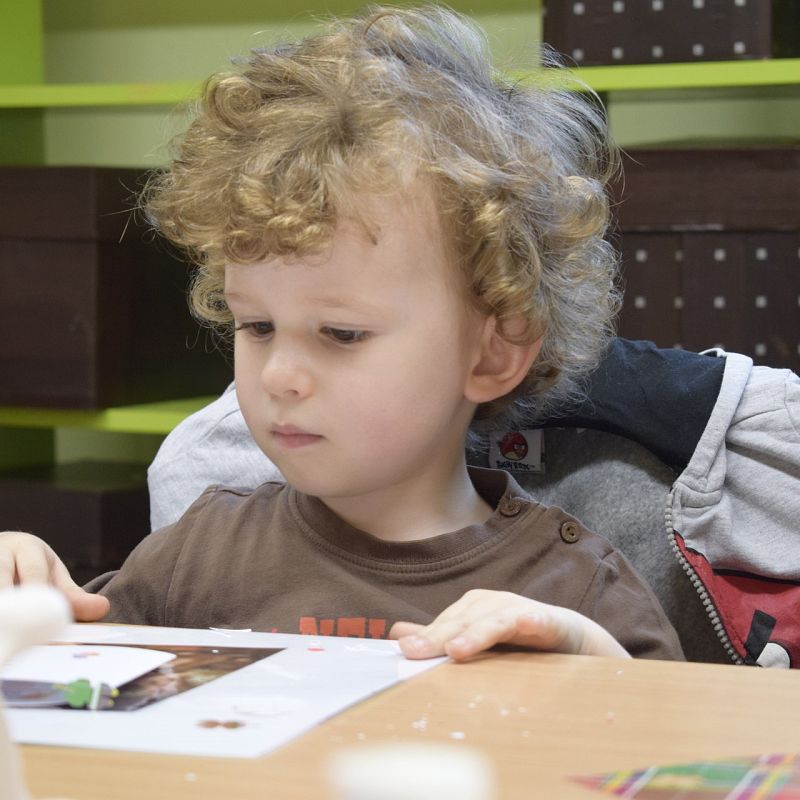 Grafika 1: 10 lat Poranków w bibliotece