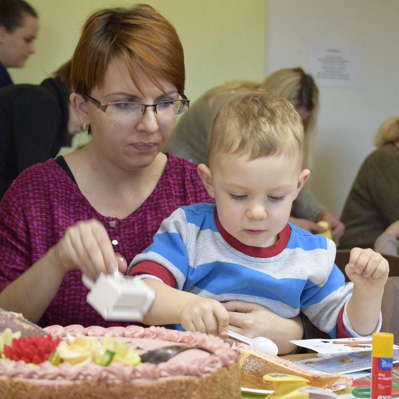 Grafika 1: 10 lat Poranków w bibliotece