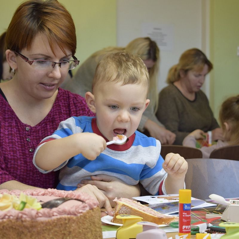Grafika 1: 10 lat Poranków w bibliotece