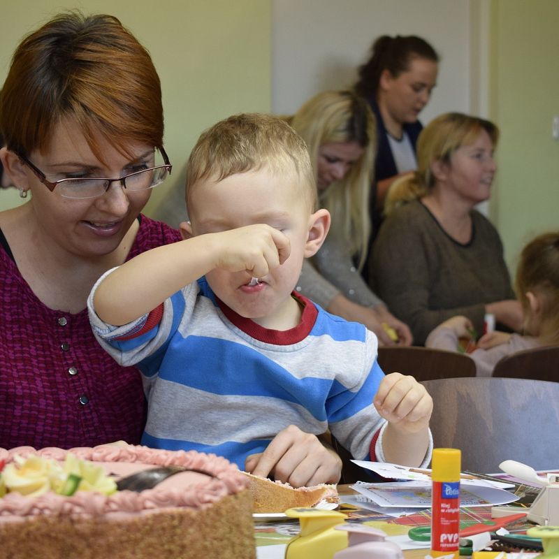 Grafika 1: 10 lat Poranków w bibliotece