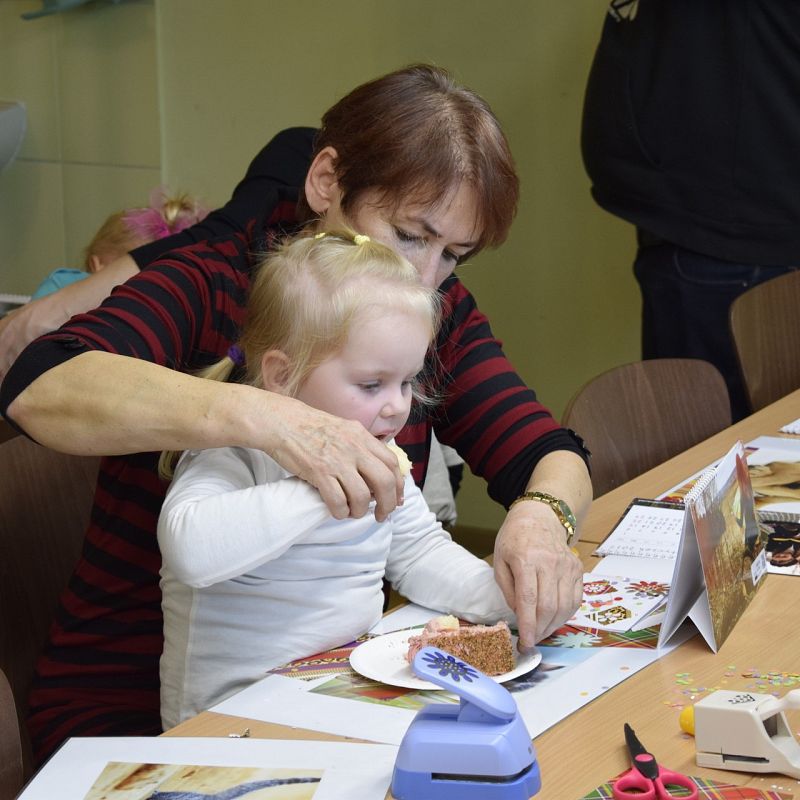 Grafika 1: 10 lat Poranków w bibliotece