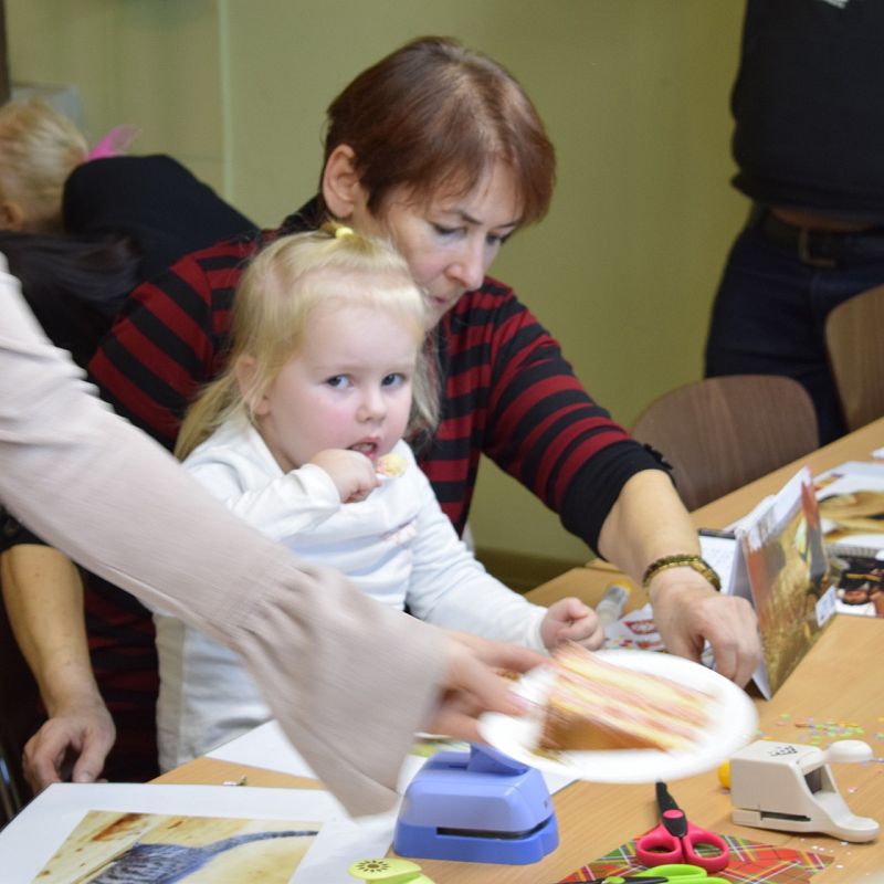 Grafika 1: 10 lat Poranków w bibliotece