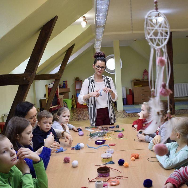 Grafika : Ferie z biblioteką