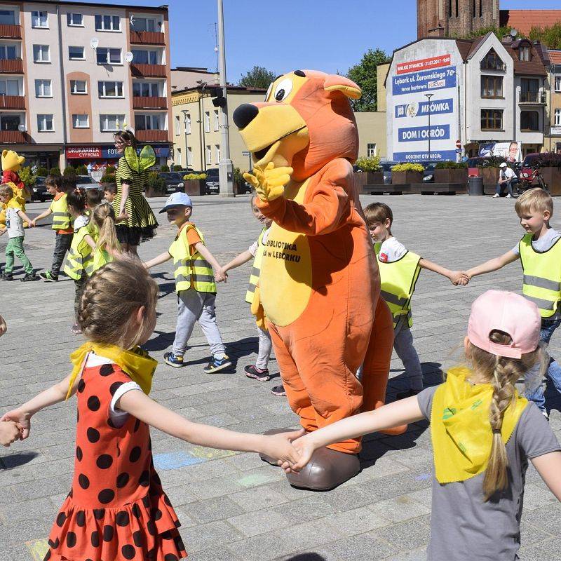 Grafika 1: Tak się bawiliśmy podczas Kolorowych Podwórek