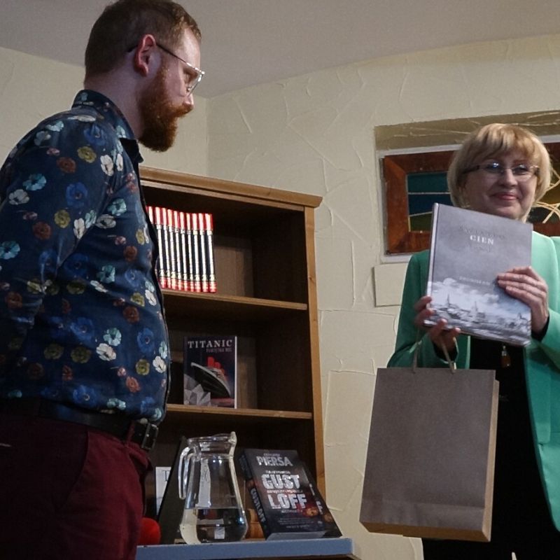 Grafika : Spotkanie autorskie z Krzysztofem Piersą