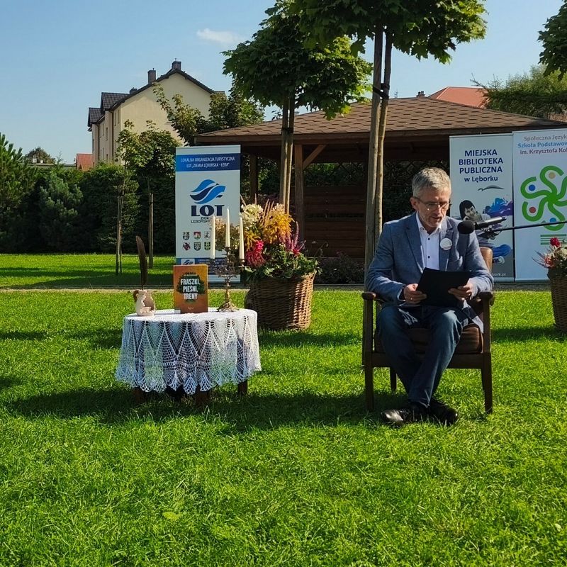 Grafika : Narodowe Czytanie