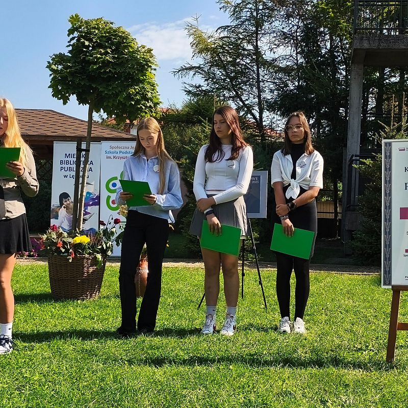 Grafika : Narodowe Czytanie