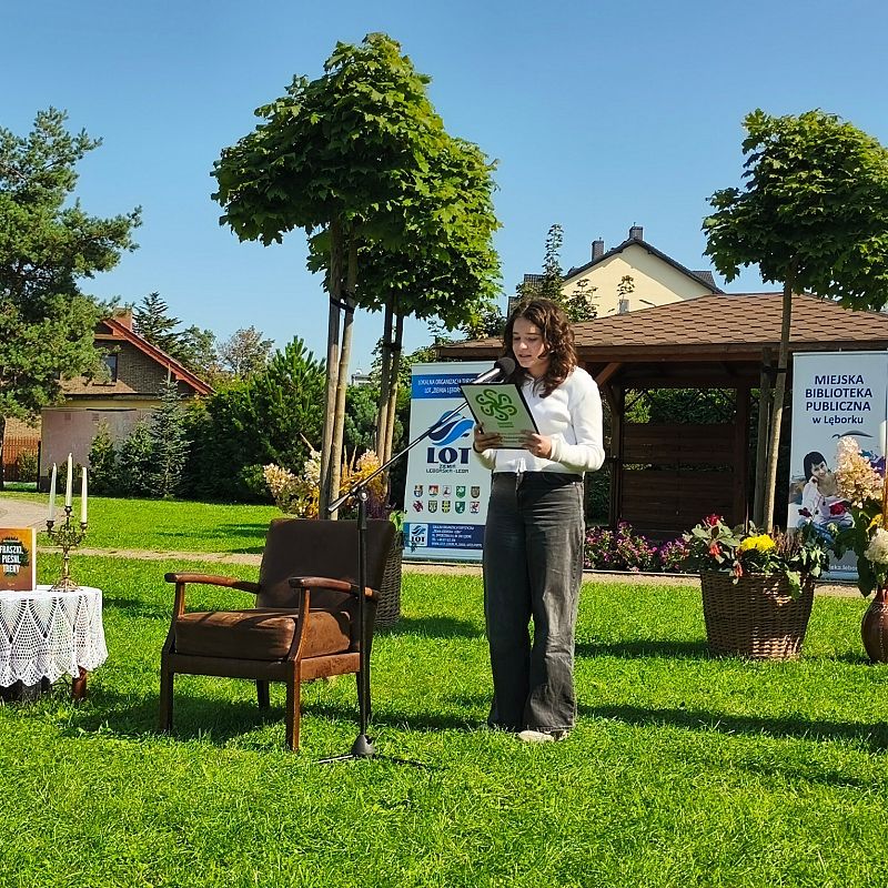 Grafika : Narodowe Czytanie