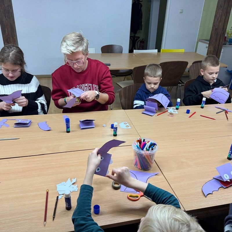 Grafika : Halloweenowe warsztaty plastyczne dla dzieci 7+