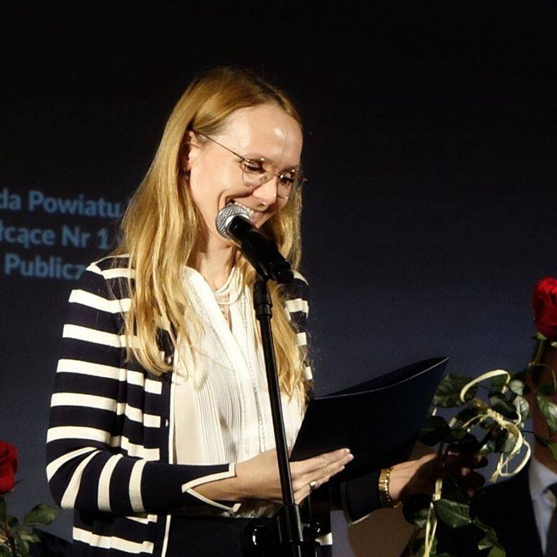 2023, II miejsce ex aequo w kategorii poezji - Milena Gojny-Zbierowska, w tle Katarzyna Zając i Marian Kurzydło