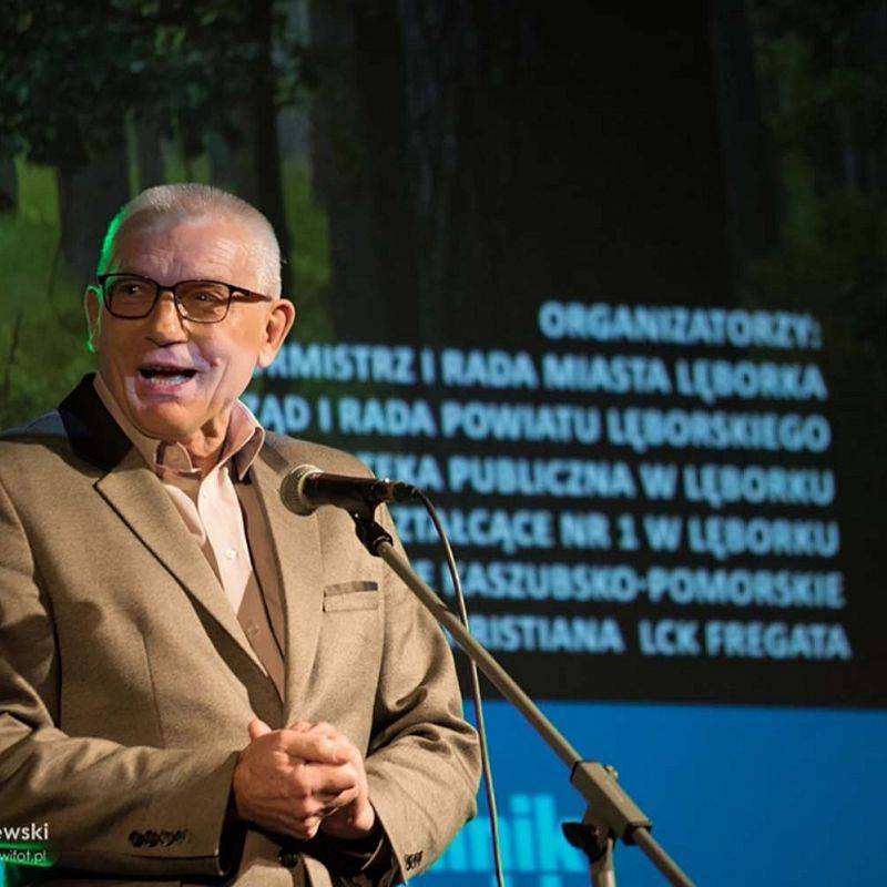 2016, przewodniczący jury prof. Kazimierz Nowosielski